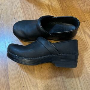 Dansko black oiled clogs 37